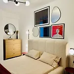 Joy Vivalia V8-8 With Massage Chair דירה *