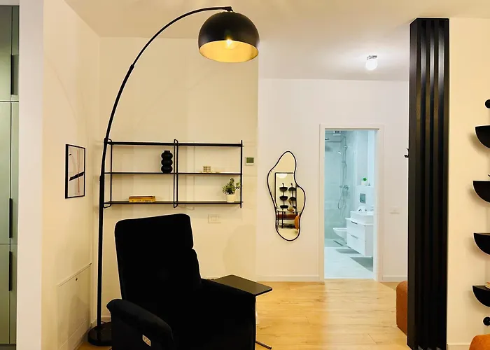 Joy Vivalia V8-8 With Massage Chair